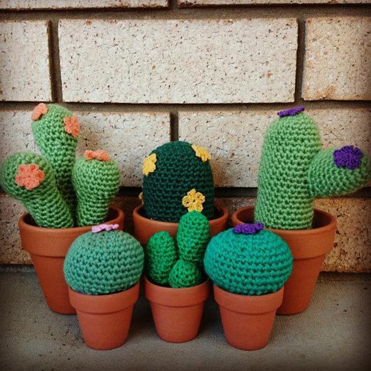 Small and Large Cacti Crochet Pattern