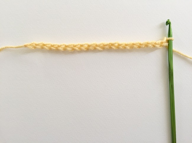 how to crochet a chain