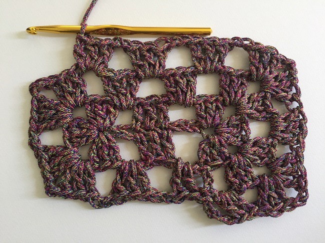 crochet granny rectangle round 3, step 3