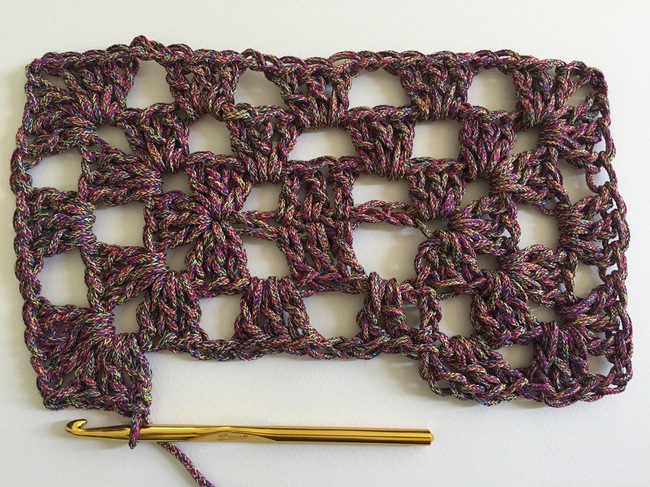 crochet granny rectangle round 3, step 4