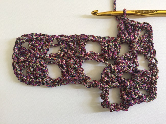 crochet granny rectangle round 2, step 3