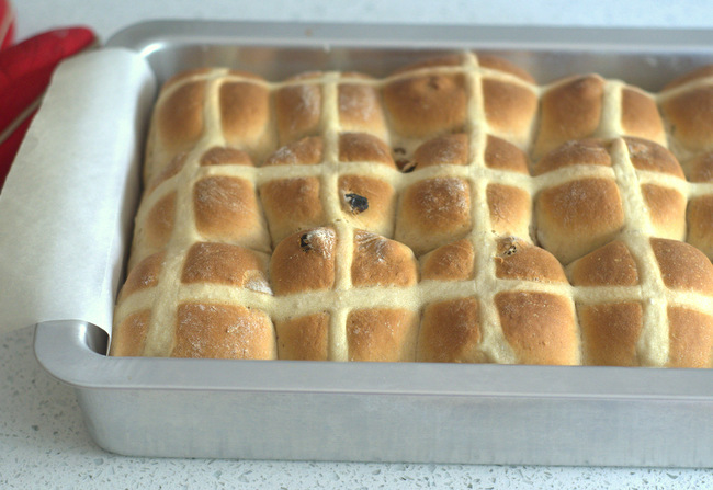 How to Make Easy, No Knead Hot Cross Buns