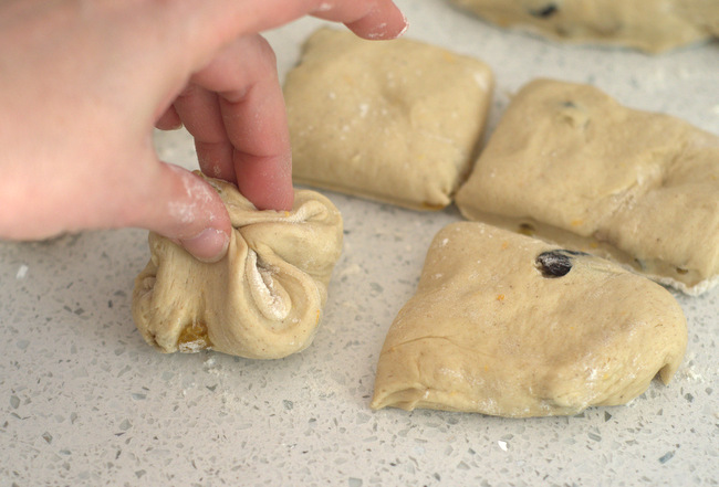 How to Make Easy, No Knead Hot Cross Buns