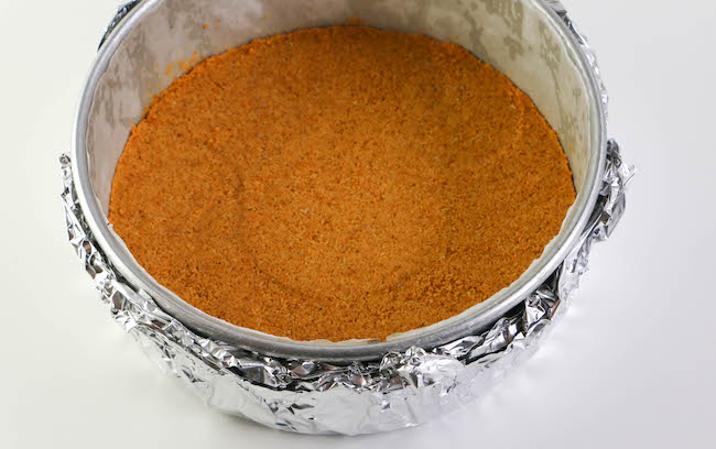 Wrapping the Pan with Foil | Erin Gardner