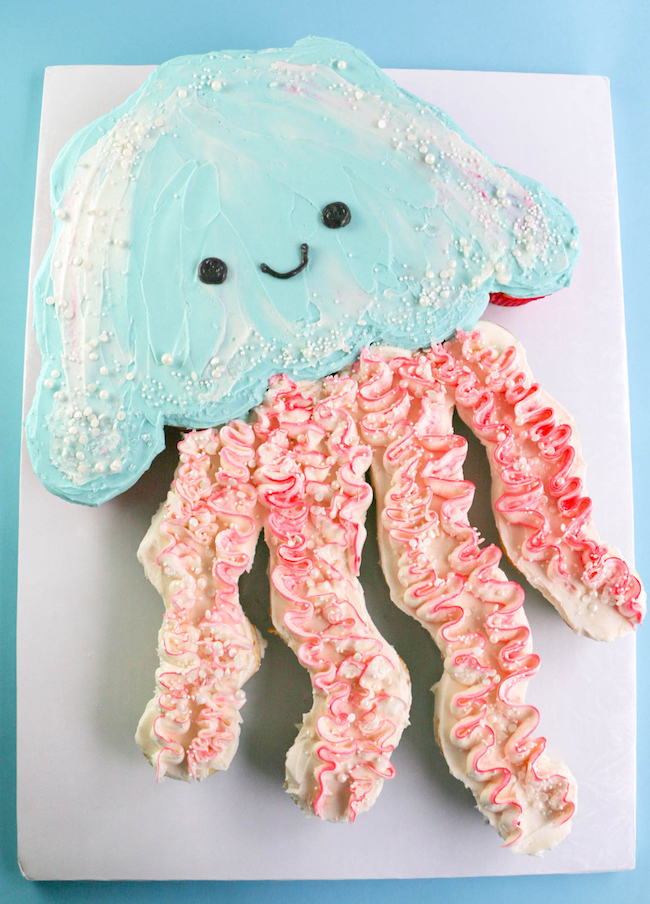 Jellyfish Cupcake Pull-Apart cake