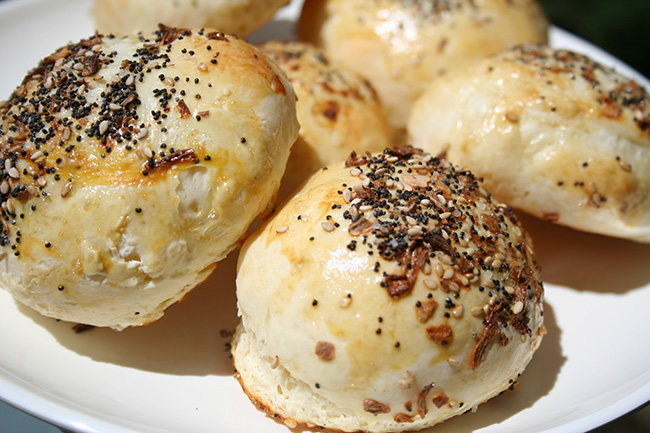 Baked burger buns