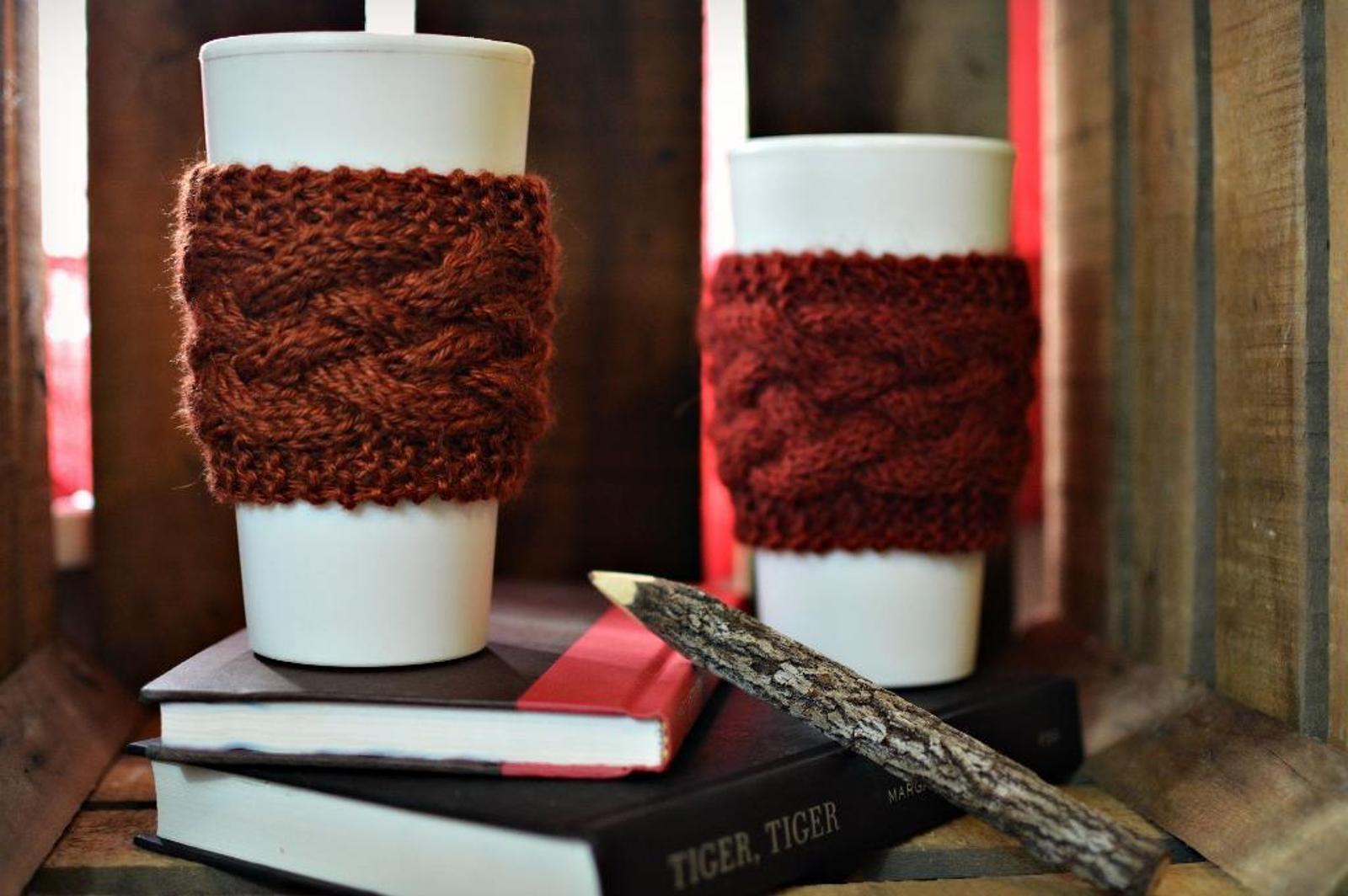 The Braid Seamless Coffee Cozy