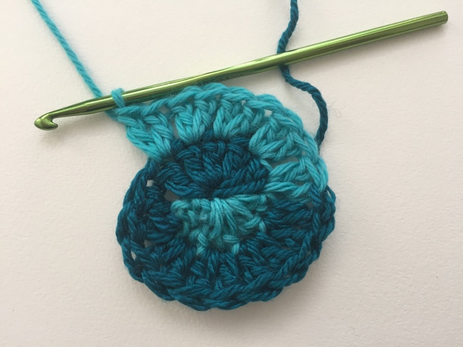 two color crochet spiral 4