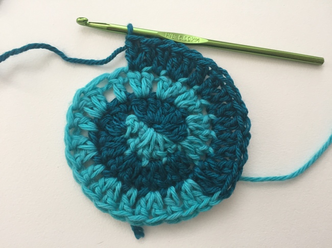 two color crochet spiral 6