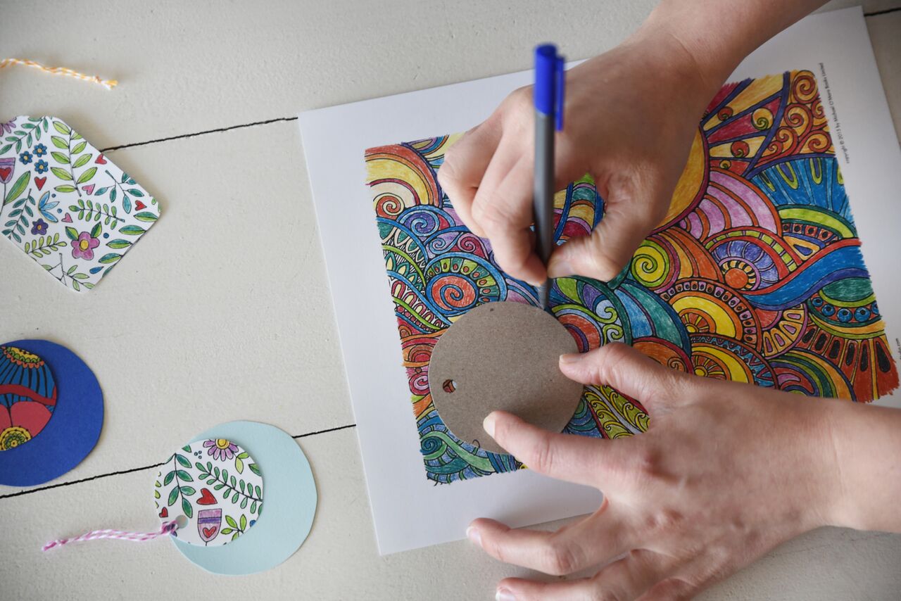 tracing a gift tag from a coloring page