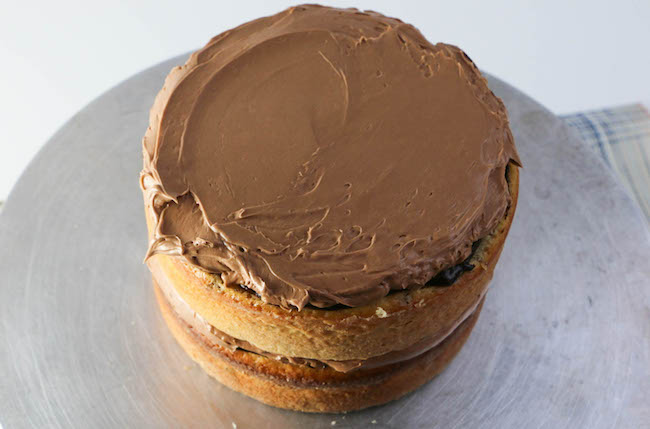 Adding Second Layer of Buttercream | Erin Gardner