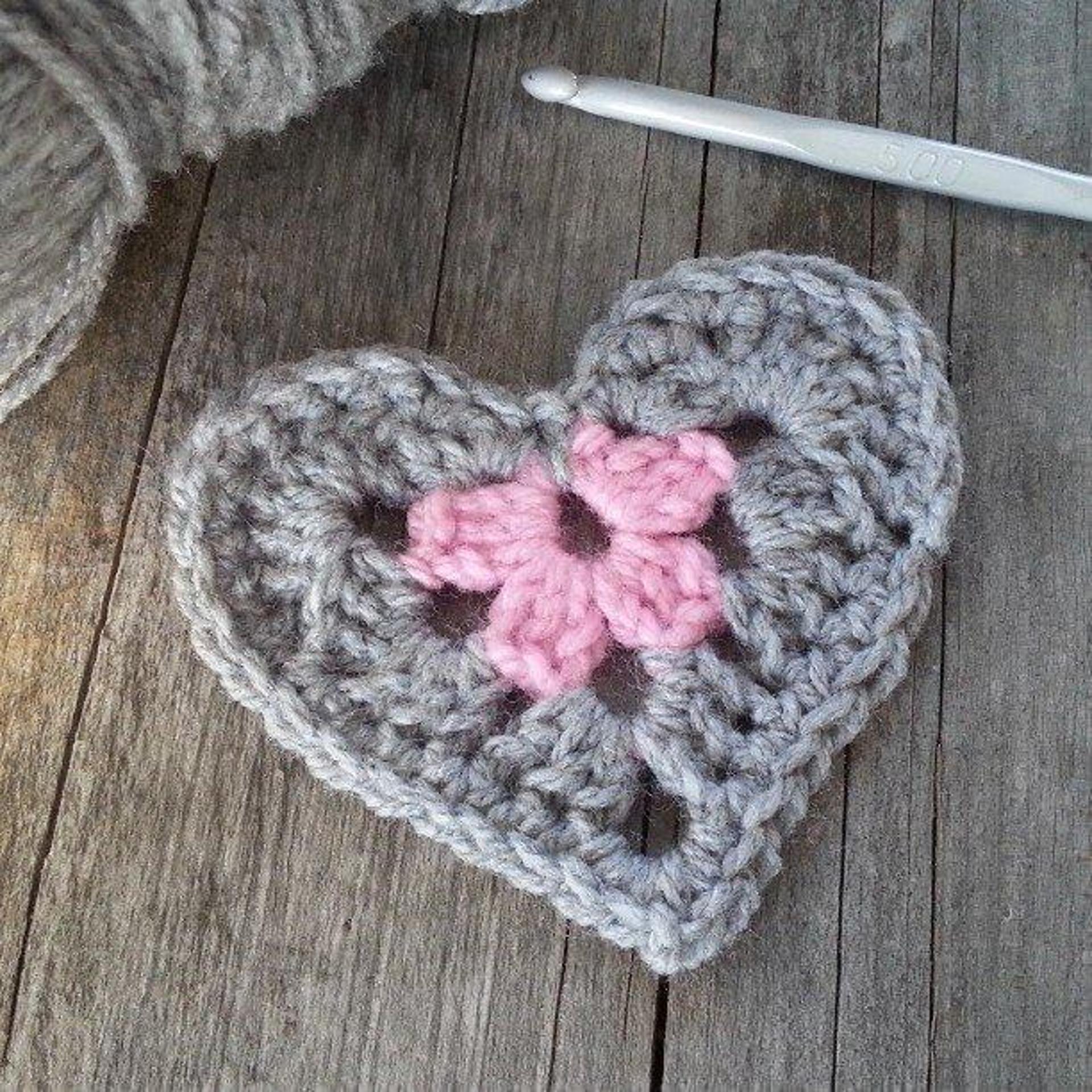 left hand granny heart crochet pattern