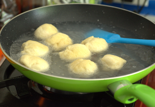 Boiling Pretzel Bites before baking