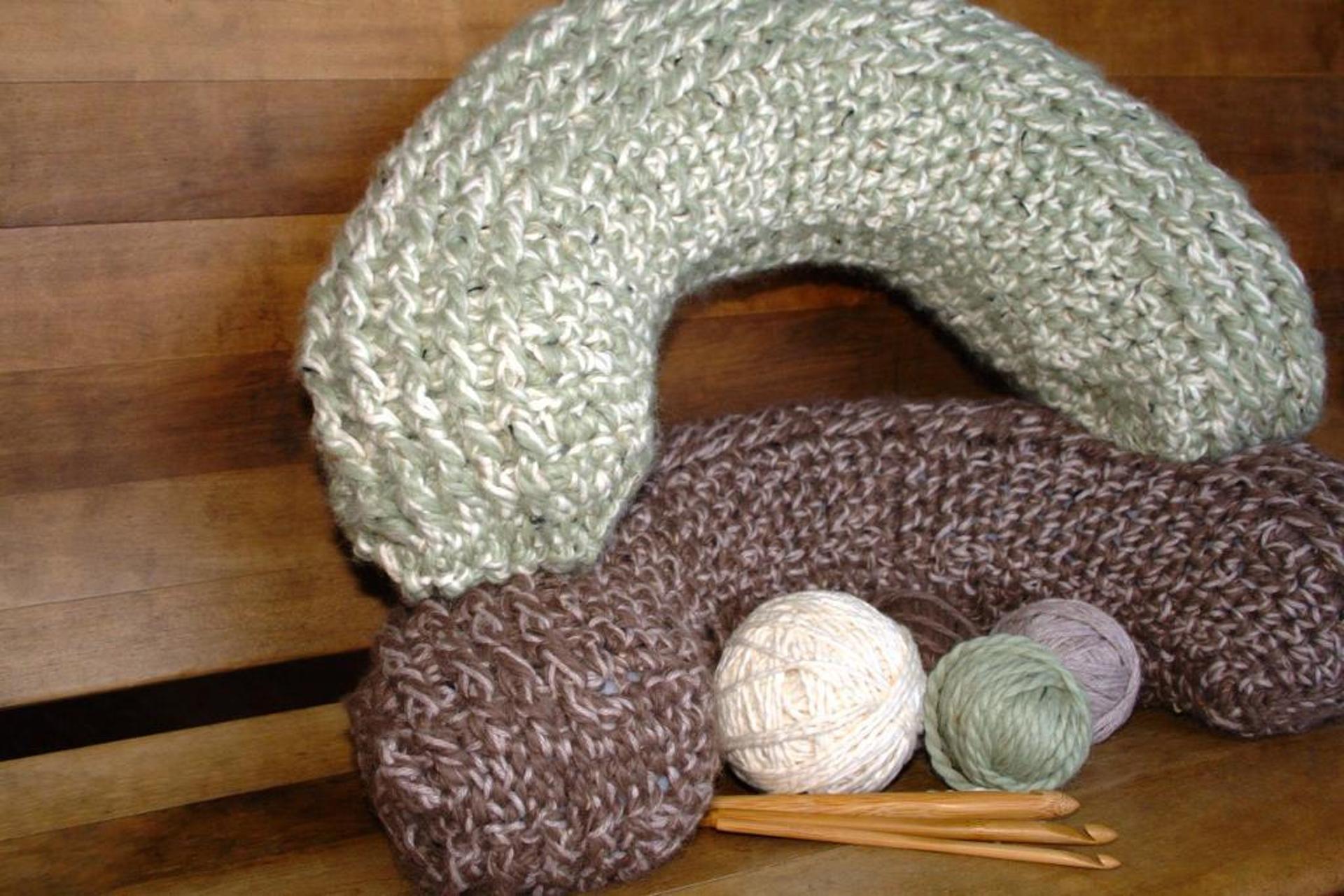 rolling hills neck pillow crochet pattern