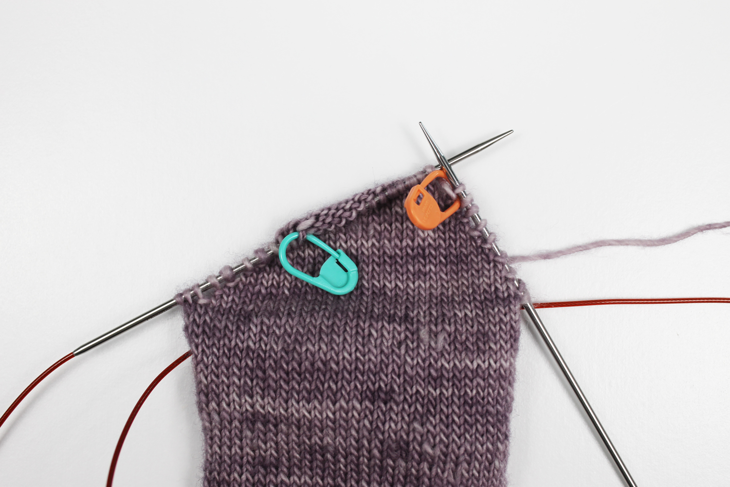 using stitch markers to knit