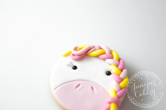 Adorable unicorn cookie tutorial