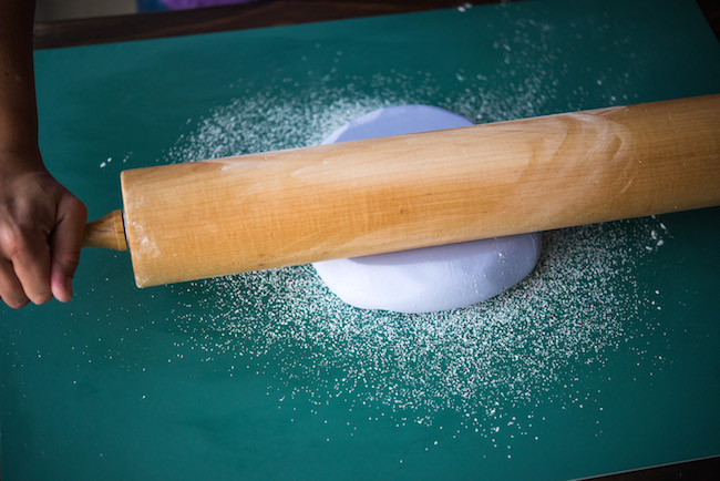 Rolling Fondant With Wooden Rolling Pin