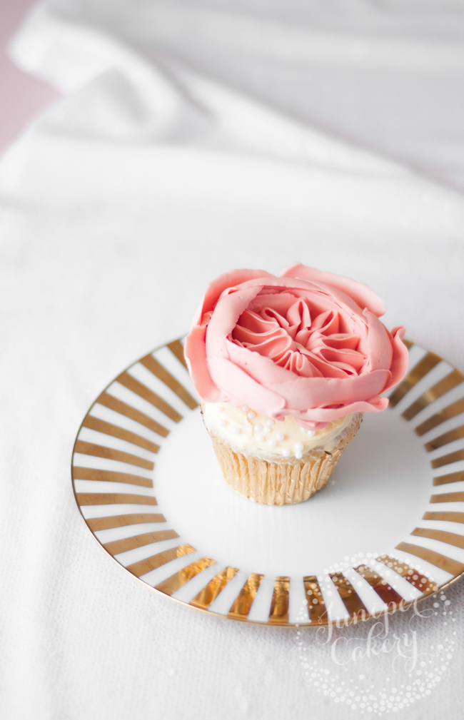 How to make a pretty buttercream Juliet rose