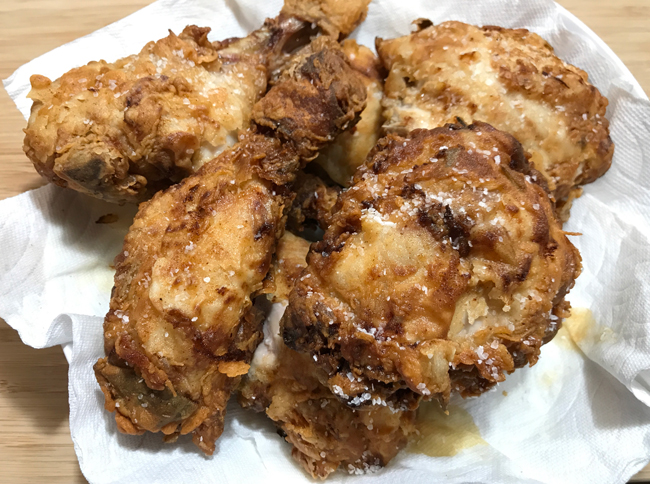 fried chicken drain on paper towel