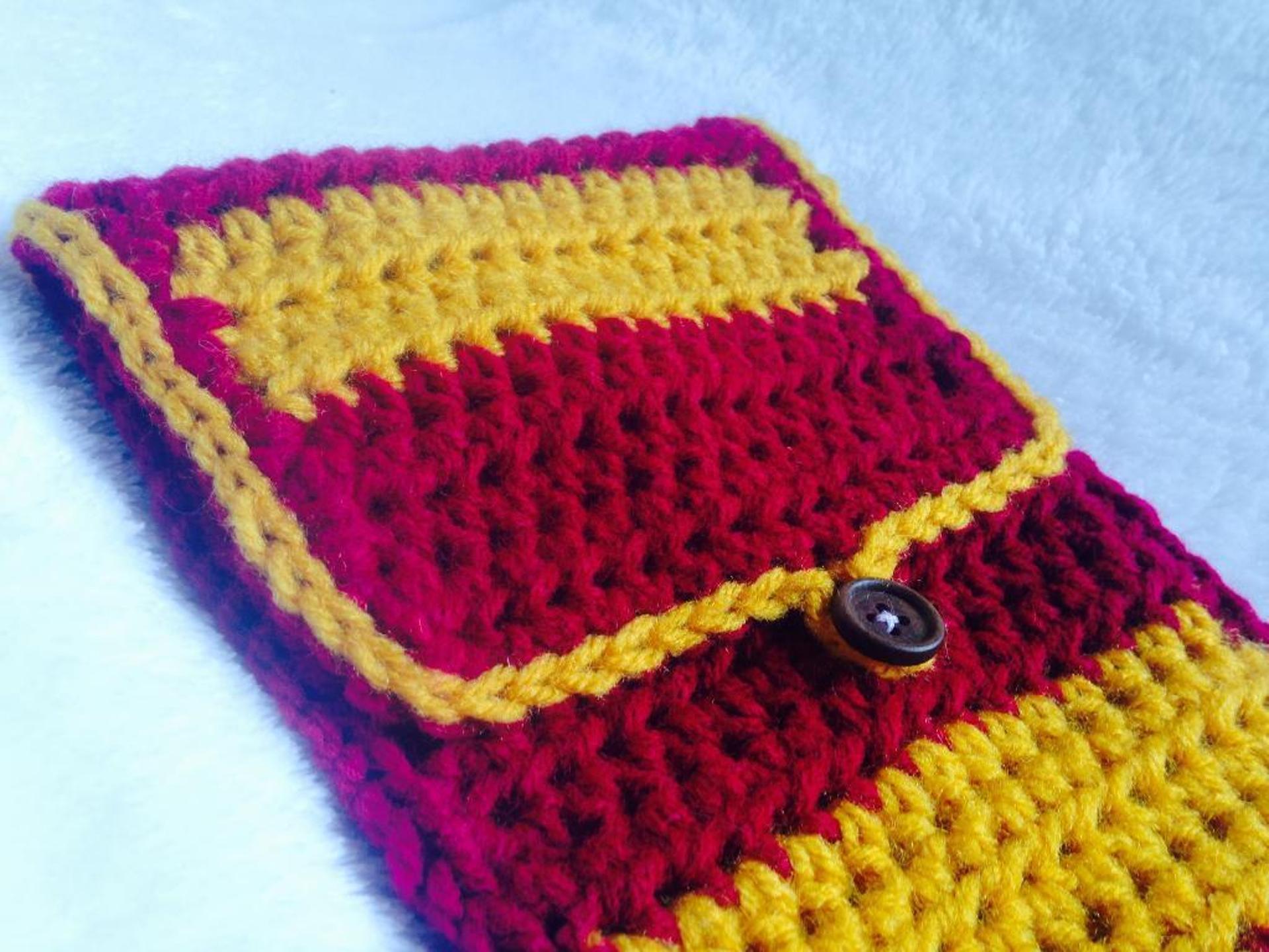 school spirit pencil pouch crochet pattern