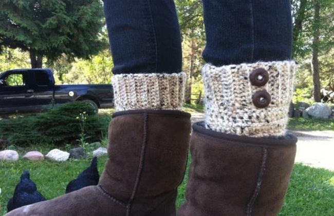 Fast and easy crochet boot cuff pattern