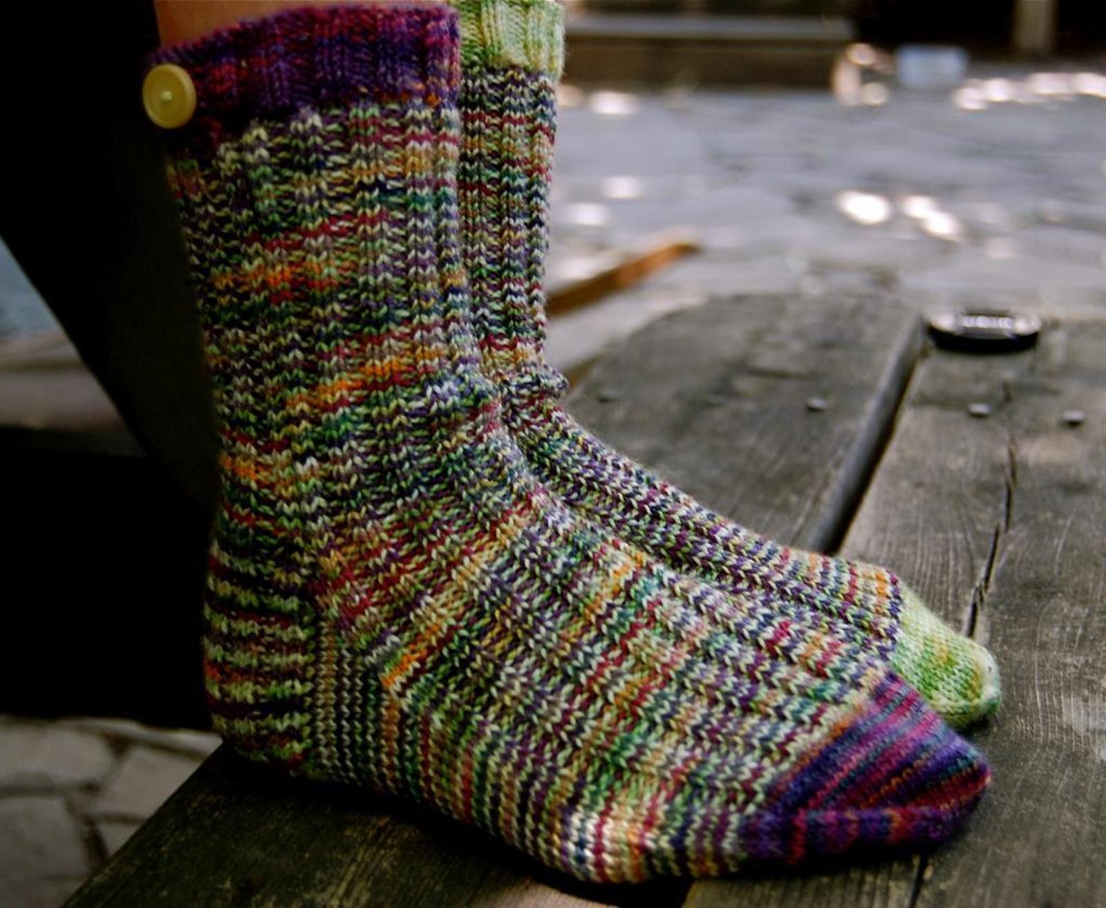 Free Cuff-Down Sock Knitting Patterns Using the Magic Loop | Craftsy