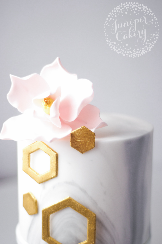 On-trend bee cake tutorial by Juniper Cakery