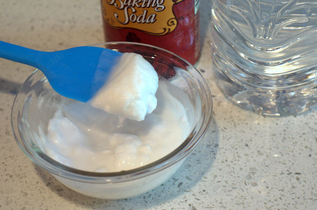 How to Clean Your Oven with Baking Soda