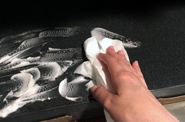 How to Clean Your Oven with Baking Soda