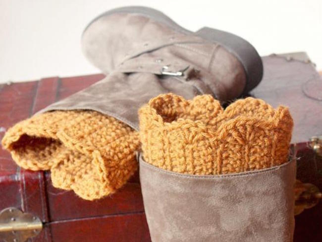 scalloped boot cuffs crochet pattern