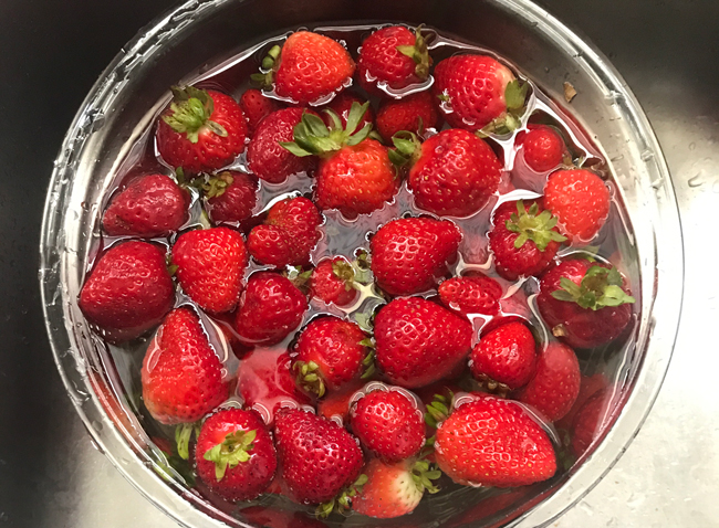 clean strawberries