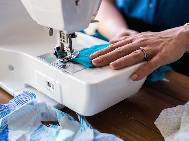 Sewing seams for a garment