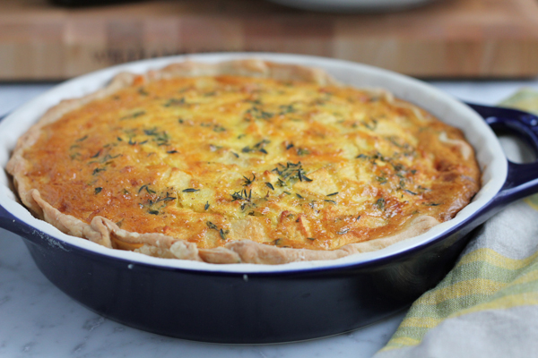 Apple and cheddar quiche 
