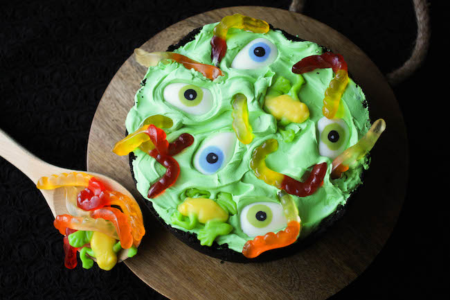 Cauldron Cake by Erin Bakes