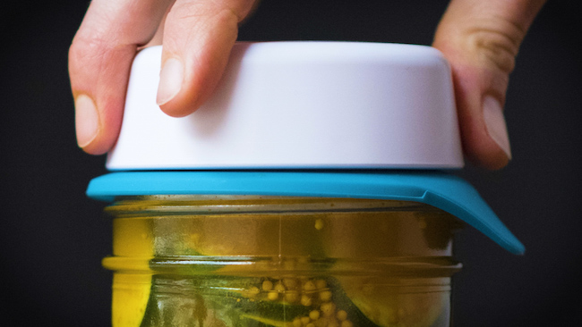 Vacuum Lid on Mason Jar