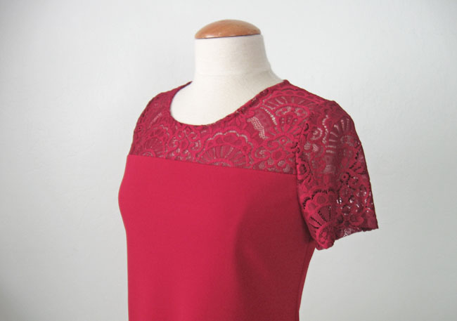 red knit tee with stretch lace 