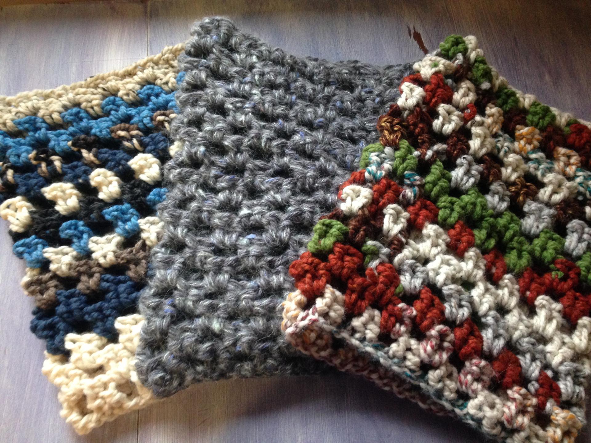 chunky granny cowl free crochet pattern