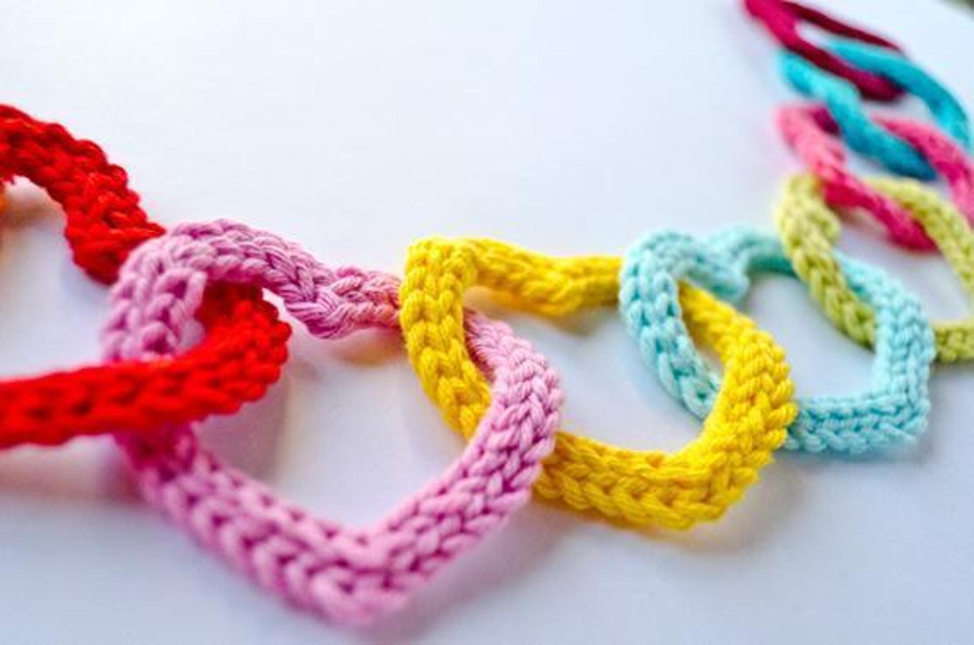 crochet heart garland pattern