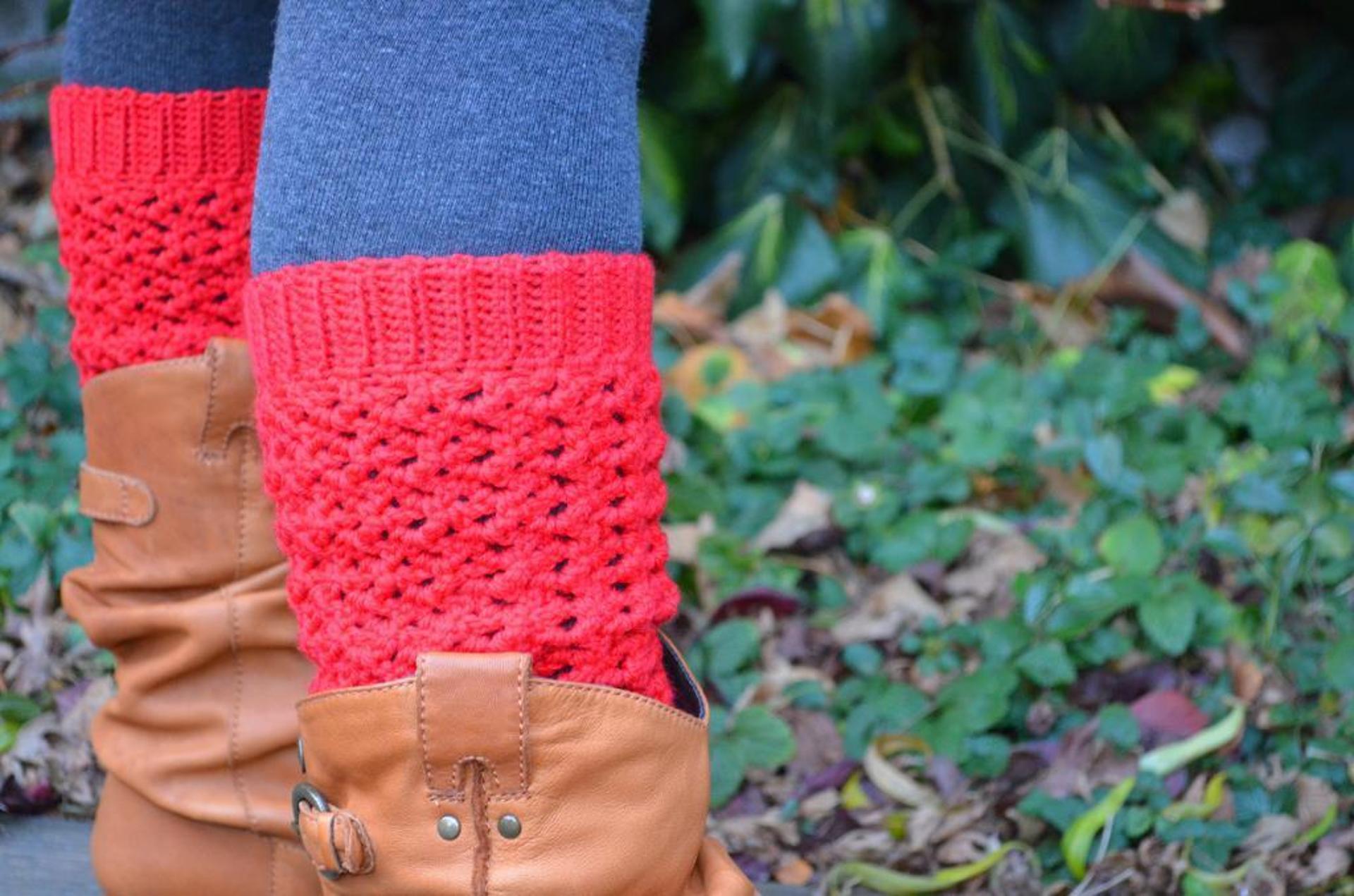 lacy leg warmers crochet pattern