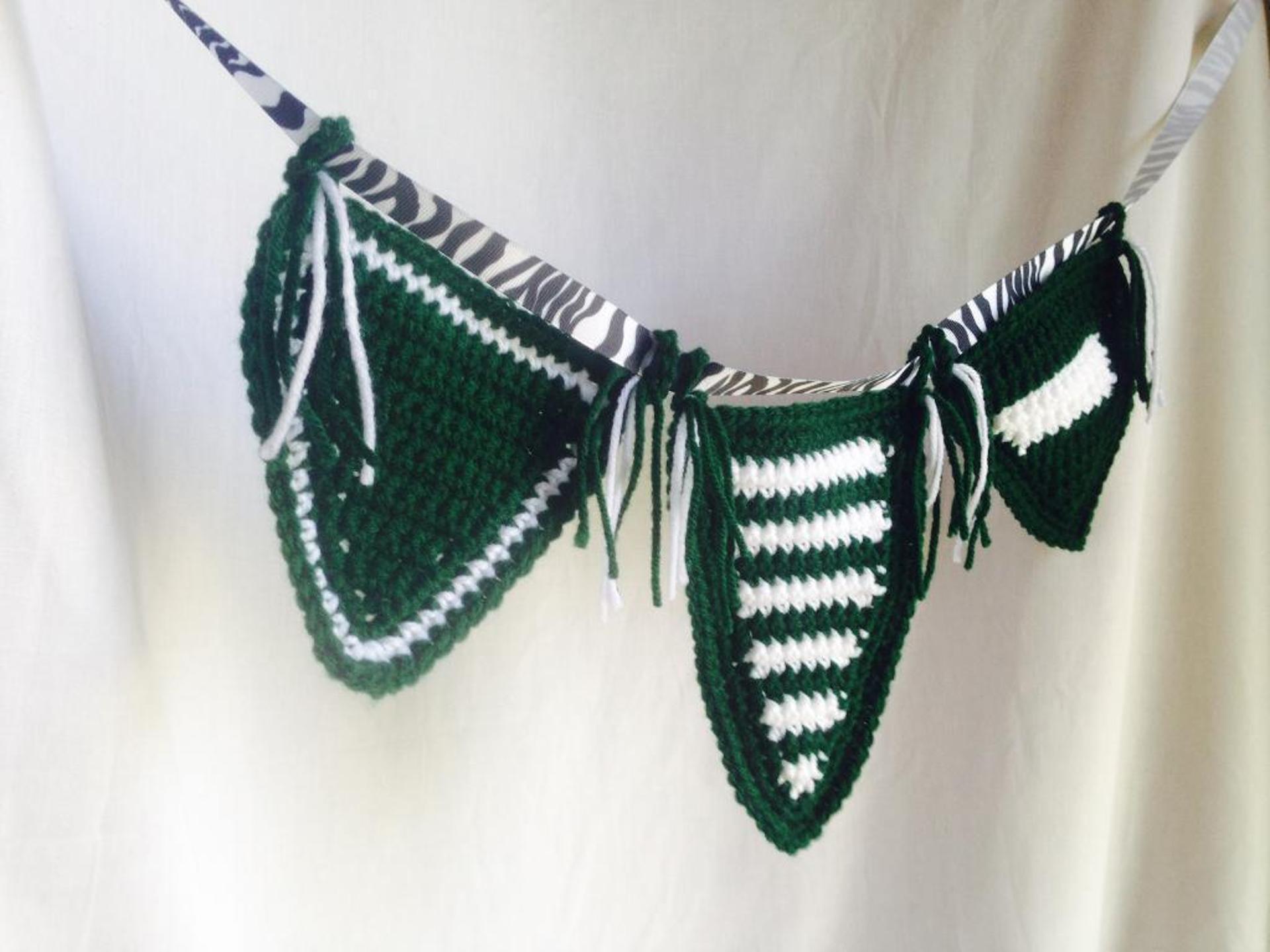 school spirit locker banner crochet pattern