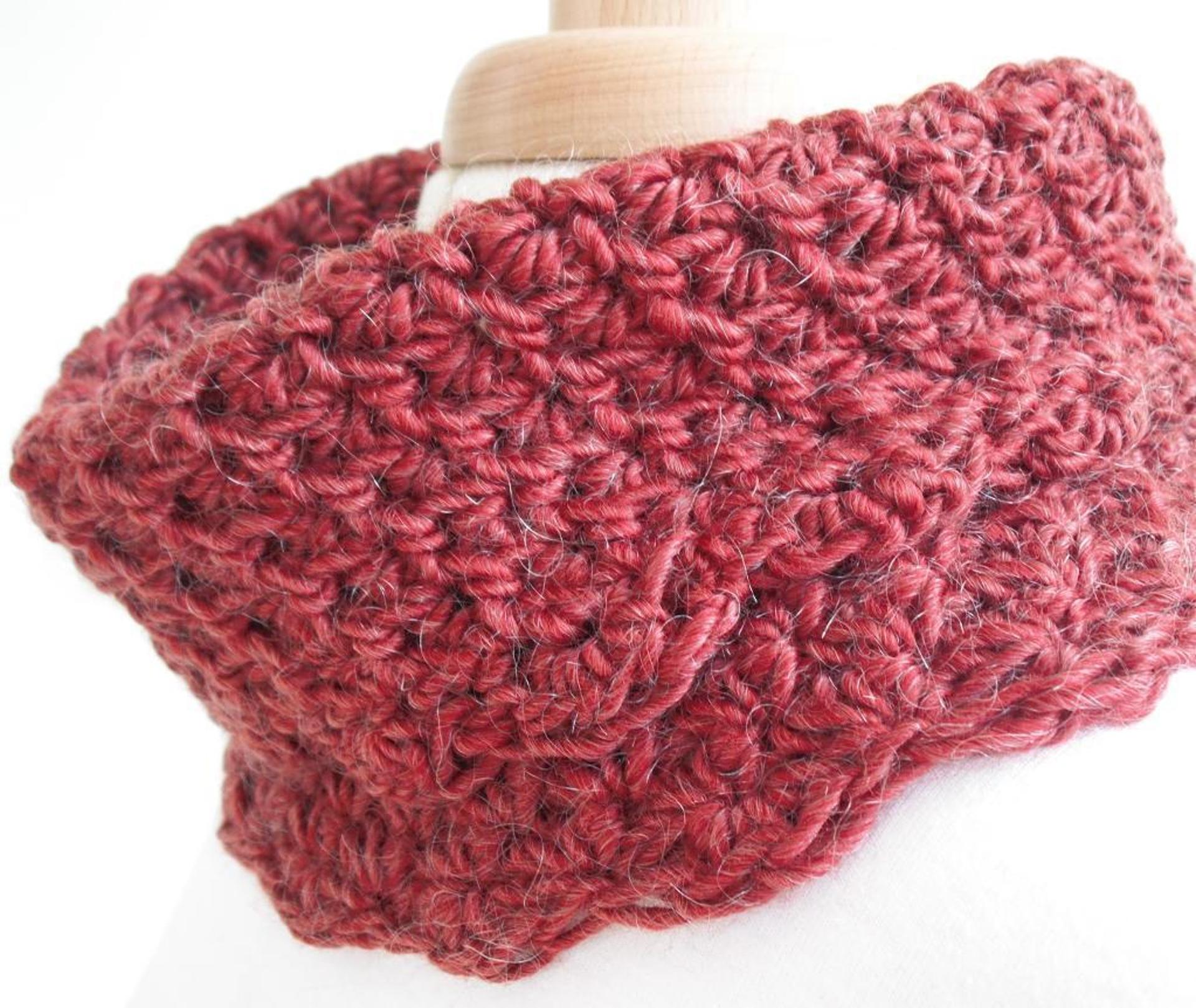 textured autumn cowl crochet pattern