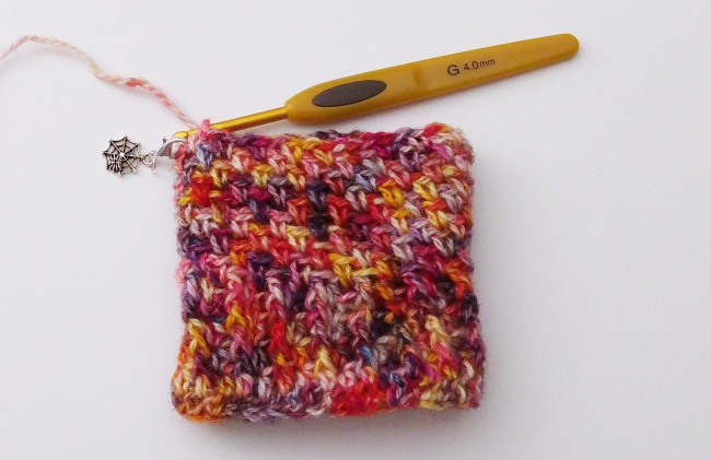 How to crochet a fingerless mitt to thumb complete