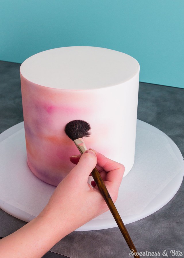 How to use edible dusts to make a watercolor cake