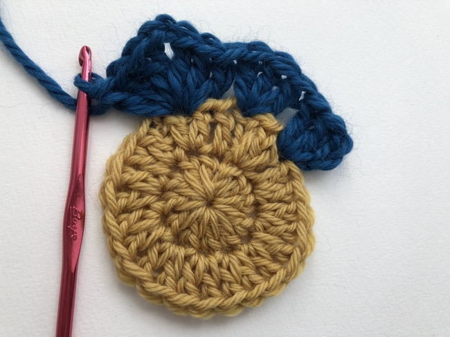 circle in crochet granny square