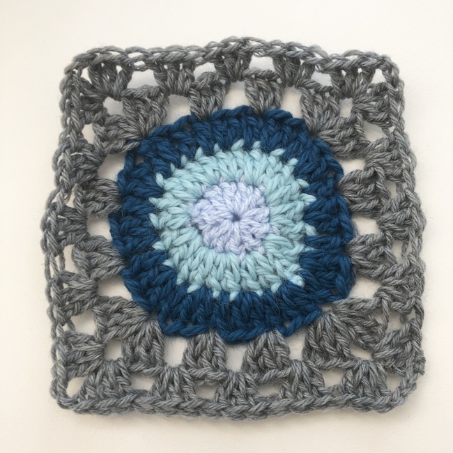 how to crochet granny square with round center
