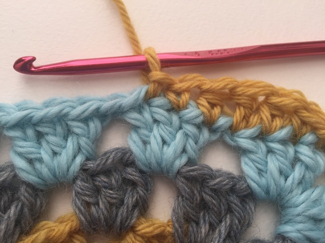 subtle shell stitch crochet border