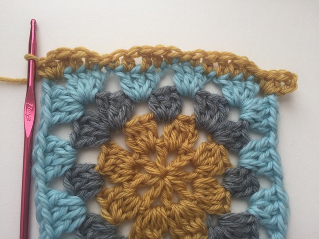 how to crochet shell stitch border