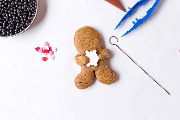 How to DecorateGingerbread Men