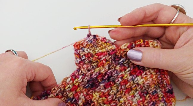 How to crochet a fingerless mitt finishing thumb