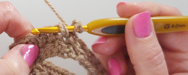 How to crochet a fingerless mitt fpdc rib tutorial 1
